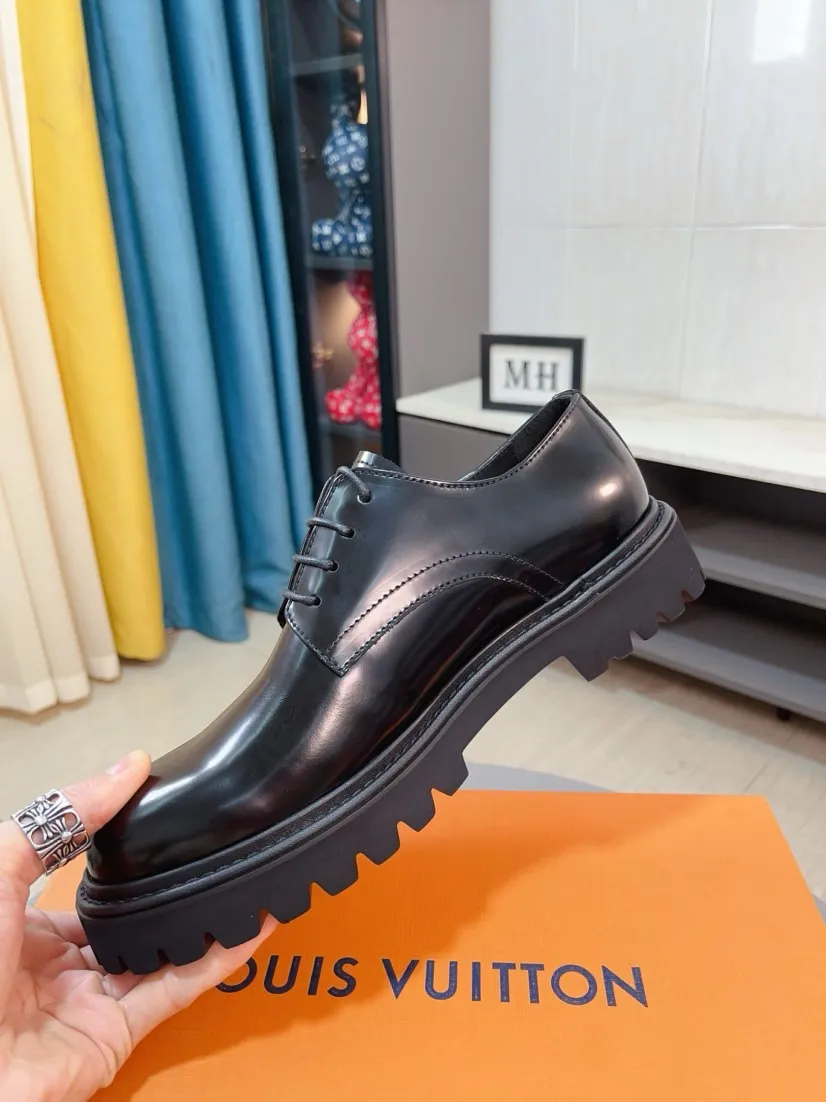 Men's shoes💰 660🌹🌹High version [LV] Louis Vuitton's popular casual leather shoes🎖Fashionable and elegant🎖🎖Material: Original imported open-edge beaded cowhide, washed cowhide leather lining, original open-molded rubber outsole, high-end and classy, ​​elegant quality, instantly transforming into a handsome man when you step on the foot❤❤Standard\nNumber of sizes: 39-44, 38, 45 customized